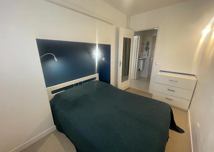 Peaceful La Pinede For Couple