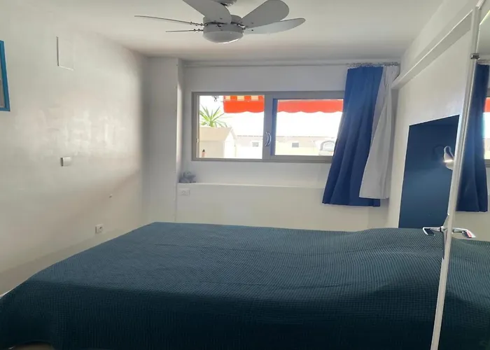 Apartment Peaceful La Pinede For Couple *