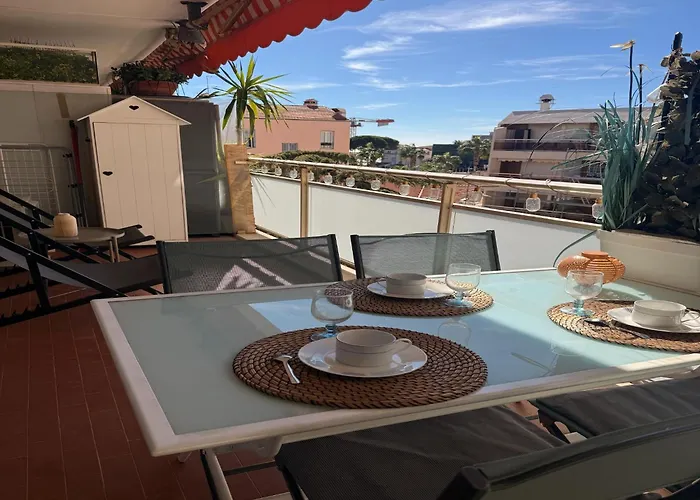 Apartment Peaceful La Pinede For Couple